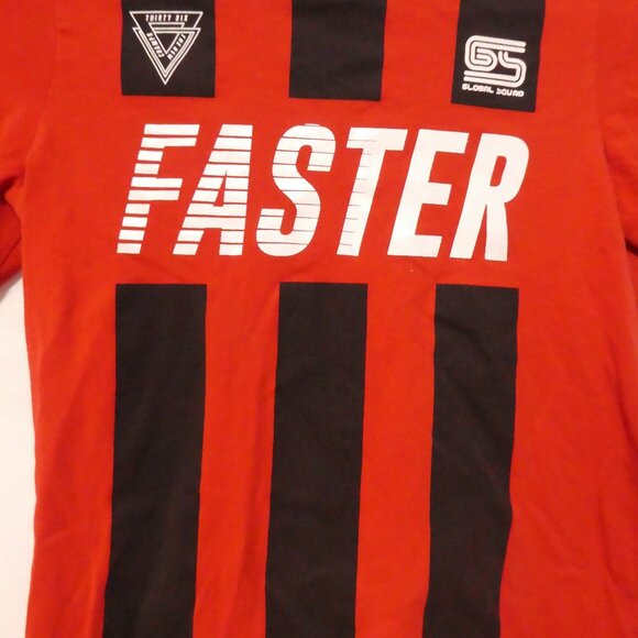 H&M | size 10-12 years | Red and Black Graphic T-Shirt - Picture 6 of 13